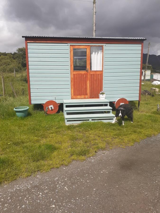 Croft Of Clune Shepherds Hut Newtonmore Bagian luar foto